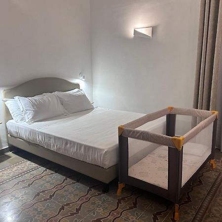 Ducas Rooms And Suite ลาสการี ภายนอก รูปภาพ