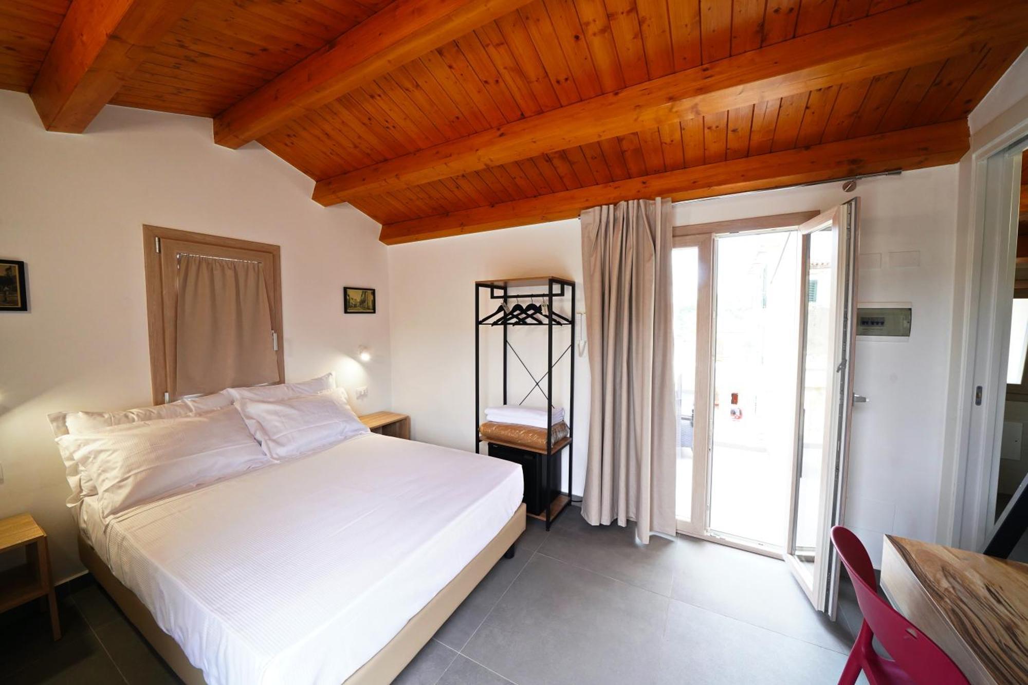 Ducas Rooms And Suite ลาสการี ภายนอก รูปภาพ