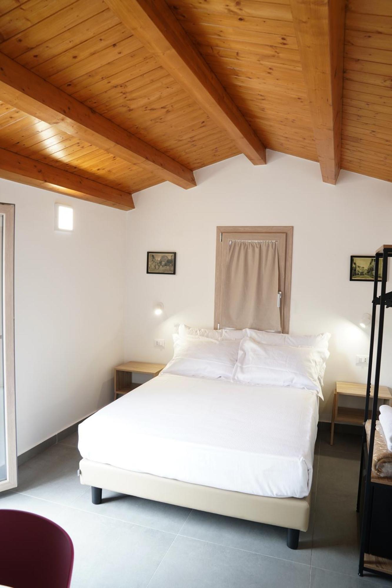 Ducas Rooms And Suite ลาสการี ภายนอก รูปภาพ
