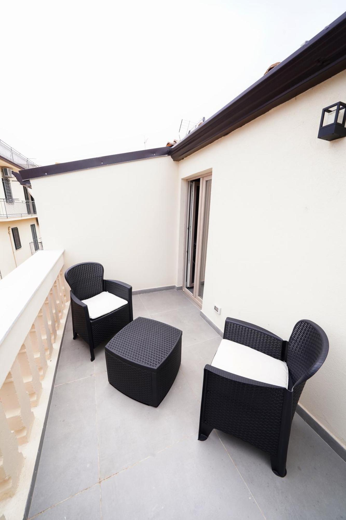 Ducas Rooms And Suite ลาสการี ภายนอก รูปภาพ
